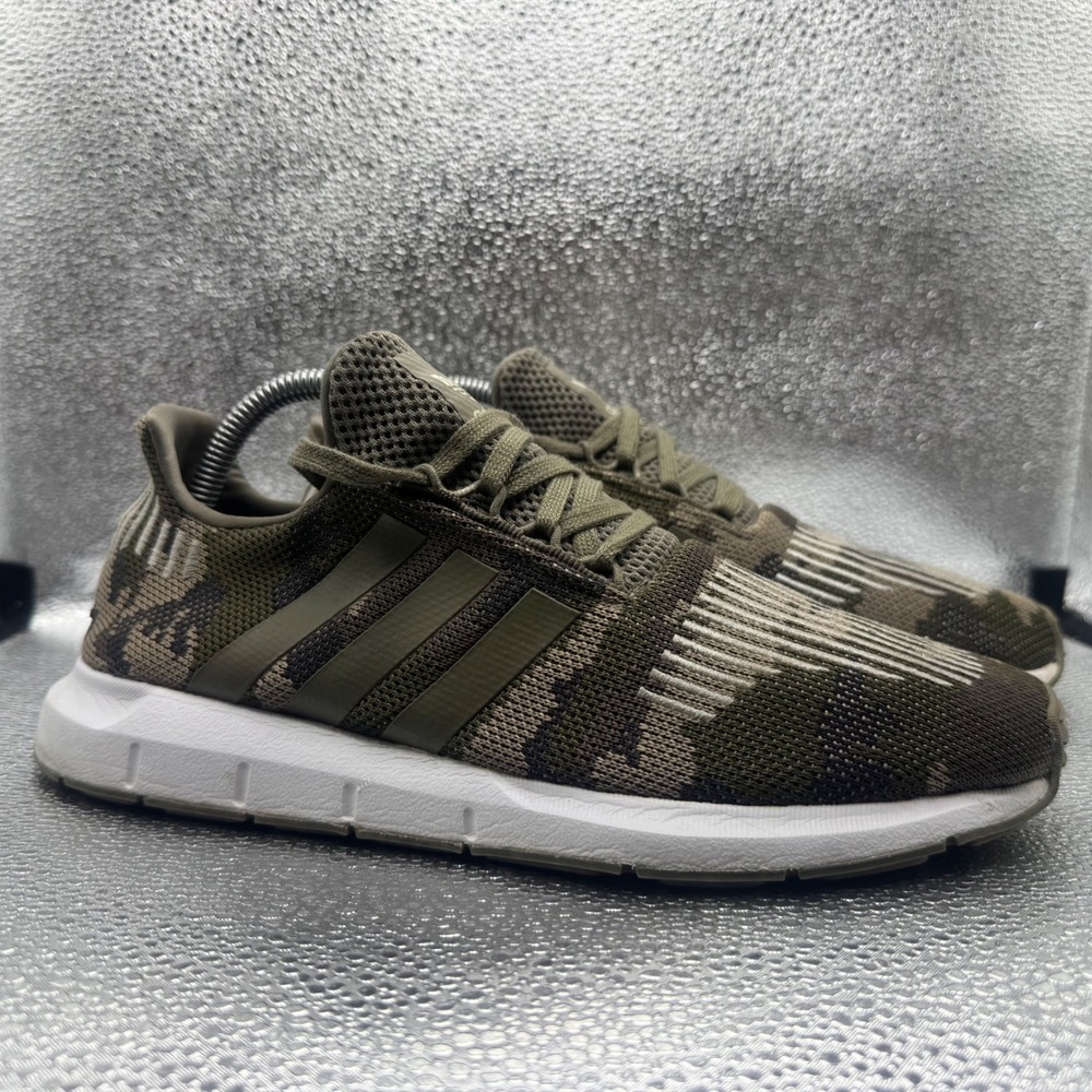 Size 7.5 Adidas Swift Run Shoes Mens Camo Green Excellent BD7976 Trainers - Picture 1 of 11